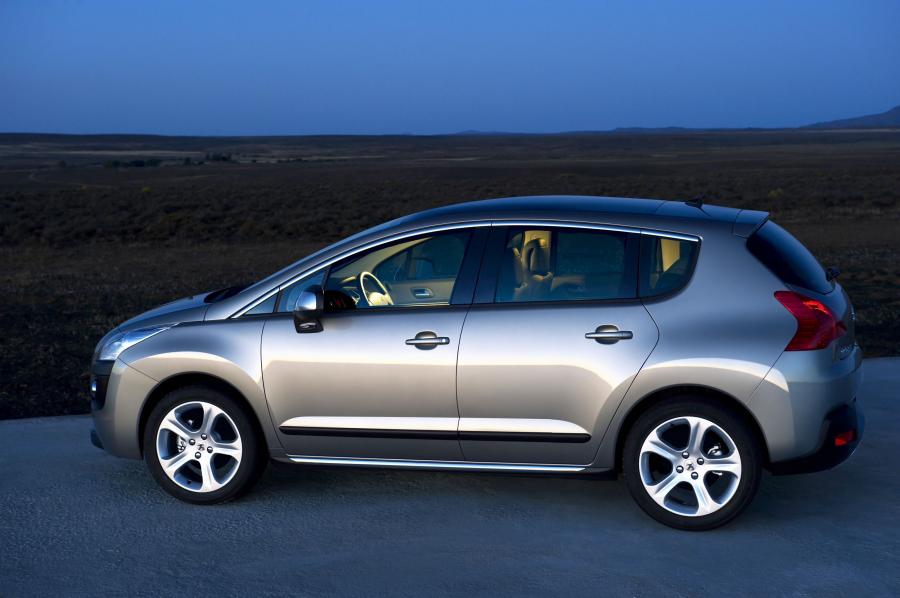  Peugeot 3008 2010 года  (фото 145 из 148)